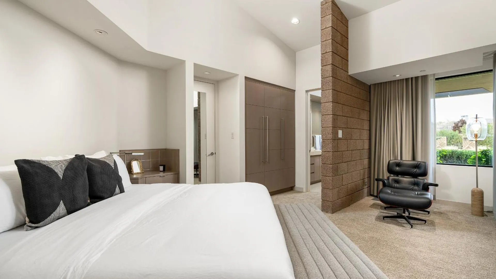 Indoor Pool 2.5 Acres Gym With Sauna At Hideaway Estate 斯科茨