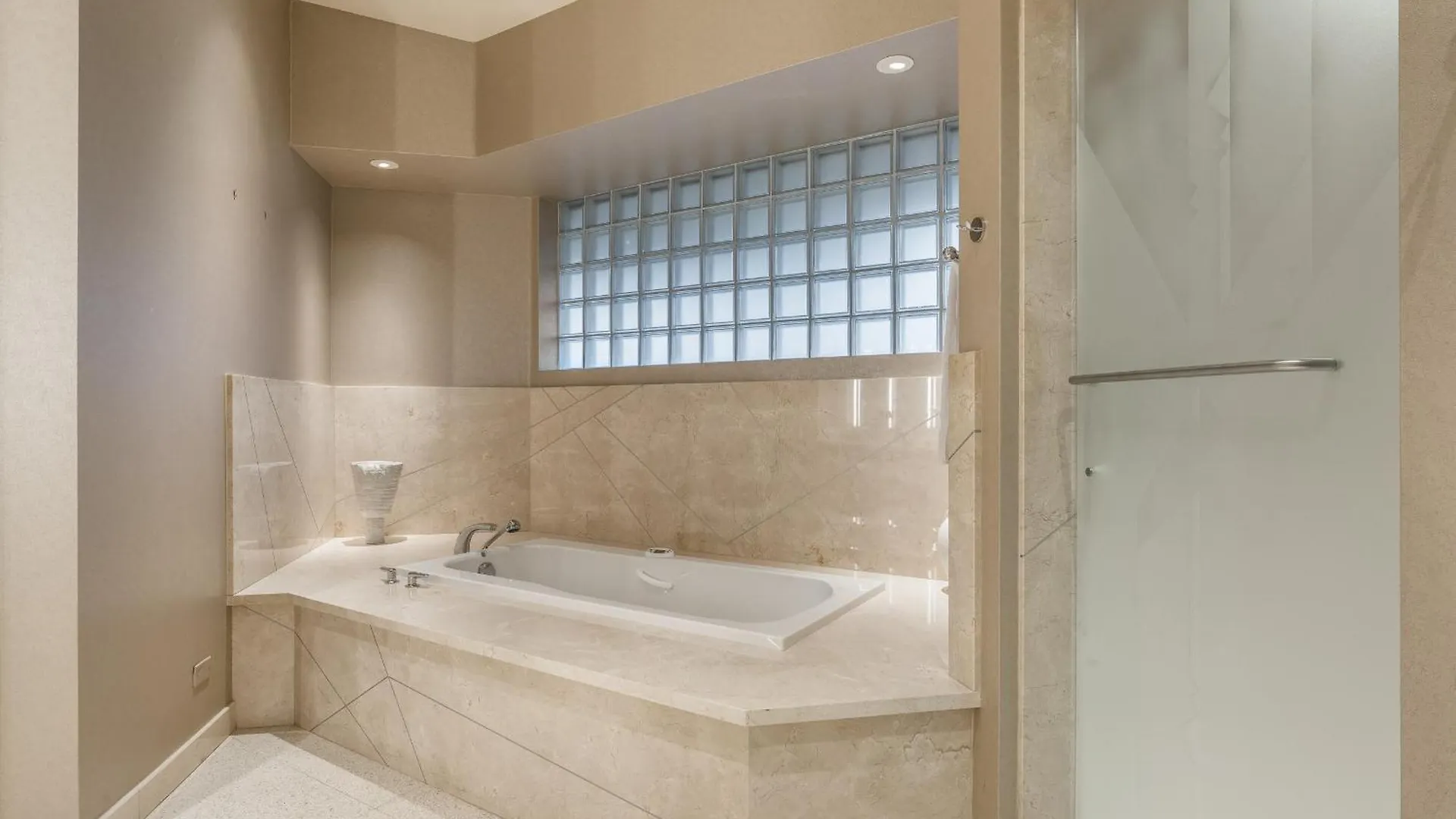 Indoor Pool 2.5 Acres Gym With Sauna At Hideaway Estate 斯科茨 0*,